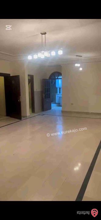 شقة مساحة 204م طابق أول للبيع في عمان - دير غبار