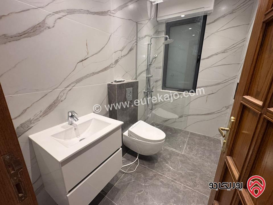 فيلا مستقلة للبيع في عمان - عبدون مساحة الارض 1350 م والبناء 1000م ، الحديقة 400م ، الترس 200م بالقرب من السفارة الامريكية موقع مميز 