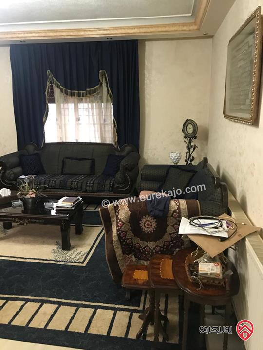 شقة ديلوكس مساحة 180م طابق أول للبيع في عمان - الجبيهة خلف الجامعة الاردنية 
