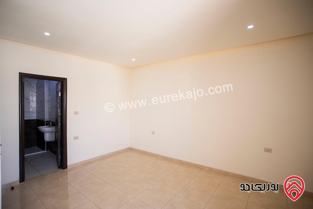 شقة فاخرة طابق ثالث مع روف مساحة 135م للبيع في عمان - ابو علندا