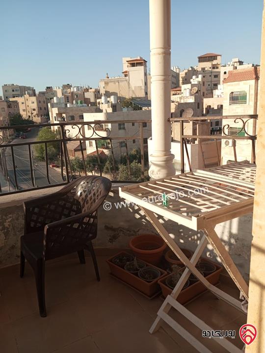 شقة طابقية مساحة 175م طابق ثالث للبيع في الزرقاء- جبل طارق