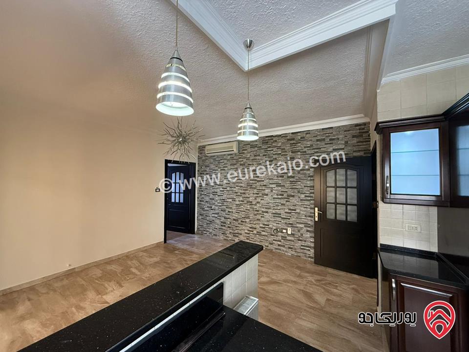 شقة مميزة طابق ثاني مساحة 175م للبيع في عمان - خلدا 