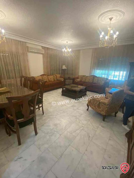 شقة ديلوكس طابق اول مساحة 205م للبيع في عمان - الرابية