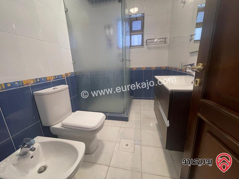 شقة مميزة طابق أول مساحة 268م للبيع في عمان - عبدون