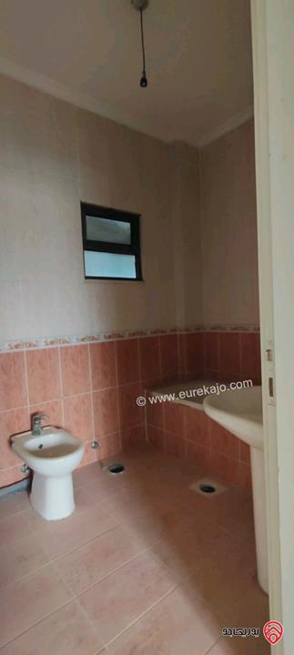 شقة طابق ثالث مساحة 273م للبيع في عمان - طبربور