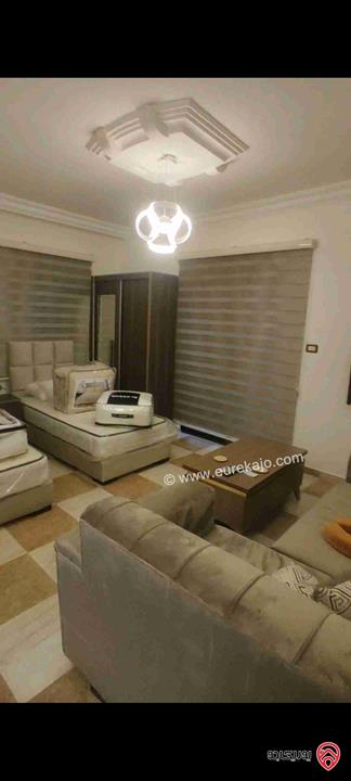 شقة مساحة 140م طابق اخير مع روف منفصلين للبيع في عمان - الجبيهة