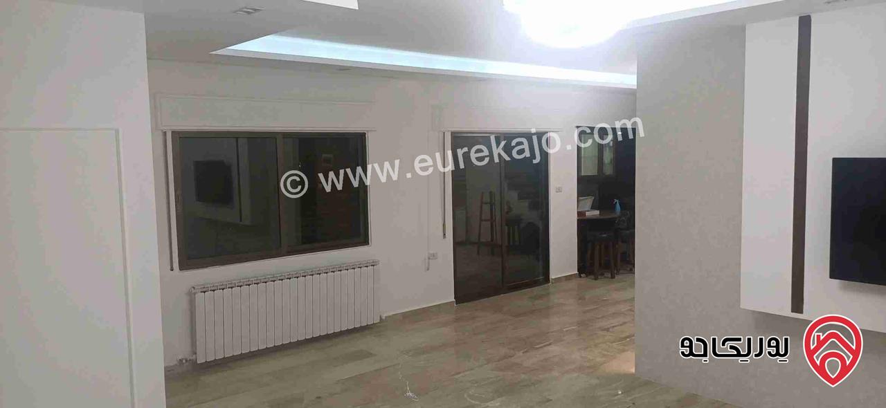 شقة طابق ثالث مع روف مساحة 250م للبيع في عمان - البنيات خلف مديرية الامن العام 