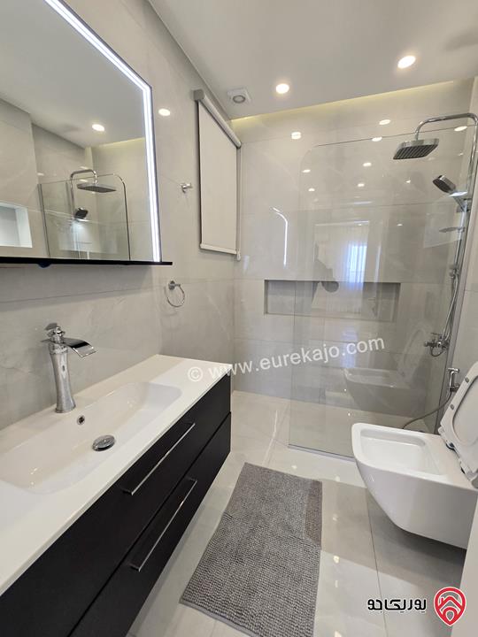 شقة فخمة مفروشة طابق ثالث مساحة 200م للإيجار السنوي في عمان - عبدون الحي الدبلوماسي 