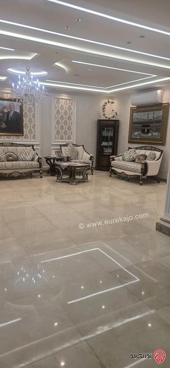 فيلا متلاصقة مساحة 750م على أرض 525م للبيع في عمان - الرابية