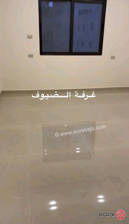 شقة طابق ثالث مع روف مساحة 255م للبيع في الزرقاء الجديدة البتراوي 