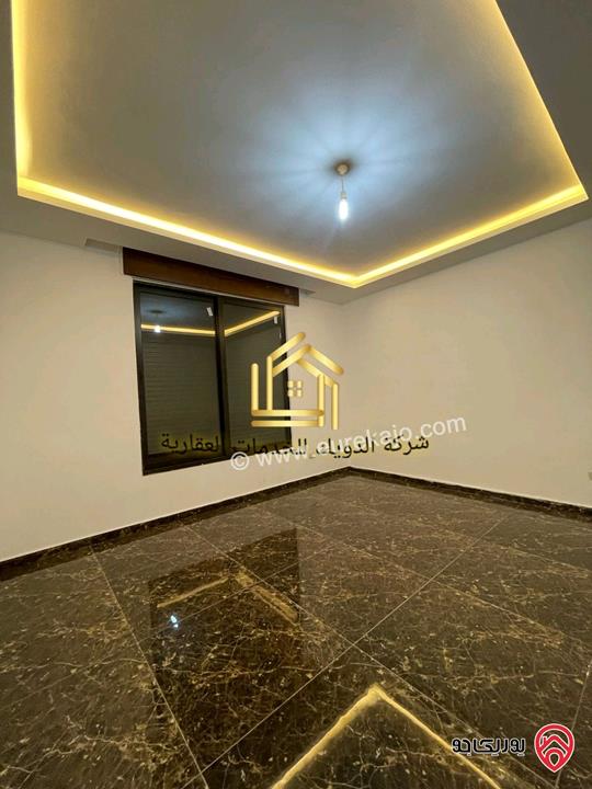 شقة جديدة لم تسكن مساحة 190م طابق أرضي معلق للايجار في عمان - دابوق 