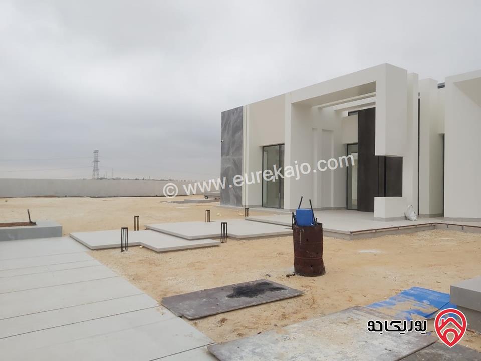 قصر مساحة البناء 1200م على أرض 5 دونم للبيع في عمان - الغبية - طريق المطار