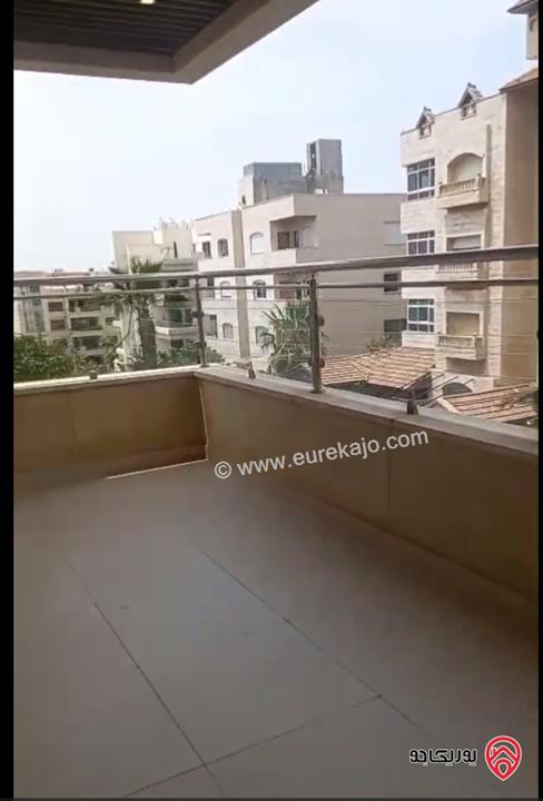شقة للبيع طابق اول مساحة 240م في عمان - حي الصحابة ( عميش) 