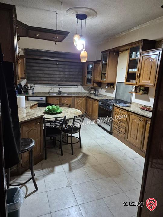 شقة مميزة طابق أول مساحة 203م للبيع في عمان - خلدا