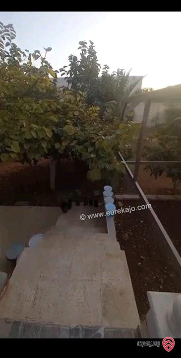 بيت مساحة 460م على أرض 1700م للبيع في عمان - منطقة المقابلين 