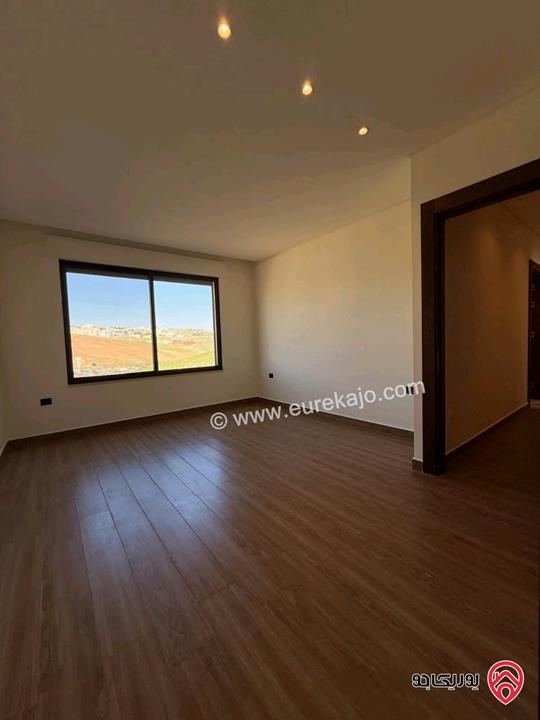 شقة أرضية مساحة 225م داخلي و 123م خارجي للبيع في عمان - كريدور عبدون