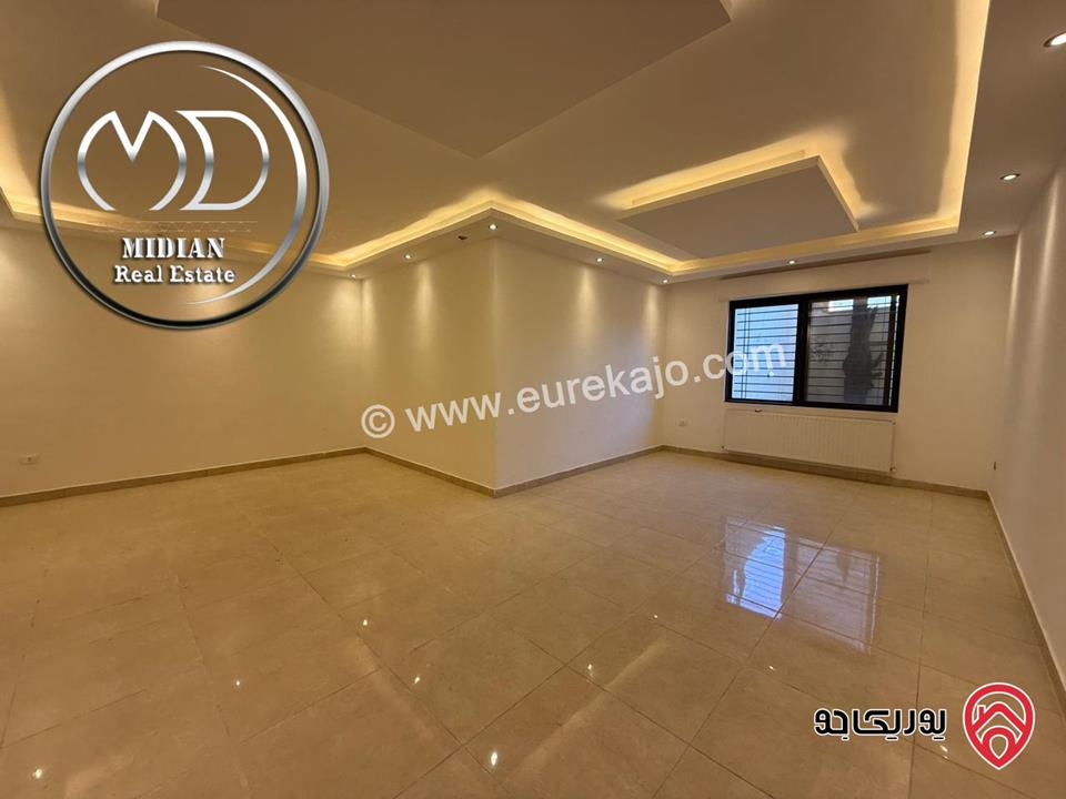 شقة شبه ارضي فارغة للايجار في عمان - خلدا العوجانية مساحة 250م 4 نوم مع تراسات و حدائق تشطيبات و ديكورات فاخرة