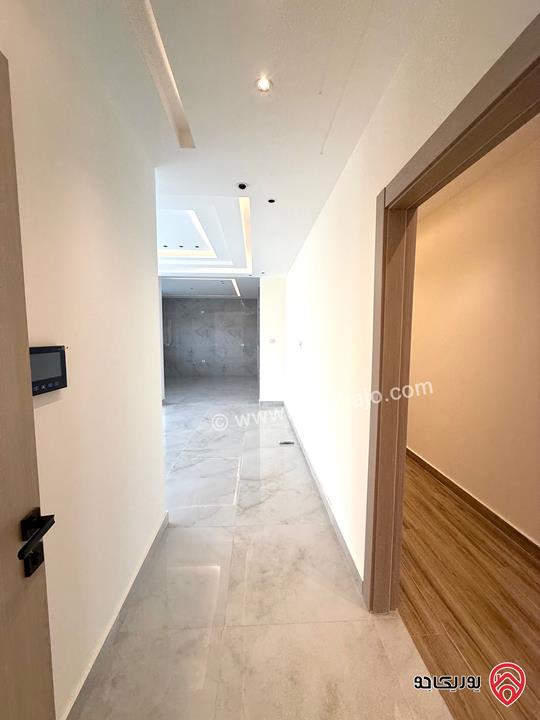 شقة ملوكية مساحة 180م داخلي و 80م خارجي للبيع في عمان - ابو علندا 