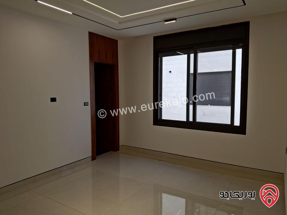 شقة جديدة طابق أول مساحة 180م للبيع في عمان - دير غبار