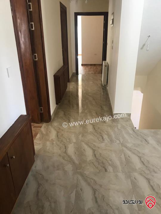 فيلا مجددة مساحة 440م على أرض 980م للبيع في الفحيص – منطقة الرهوة موقع مميز 