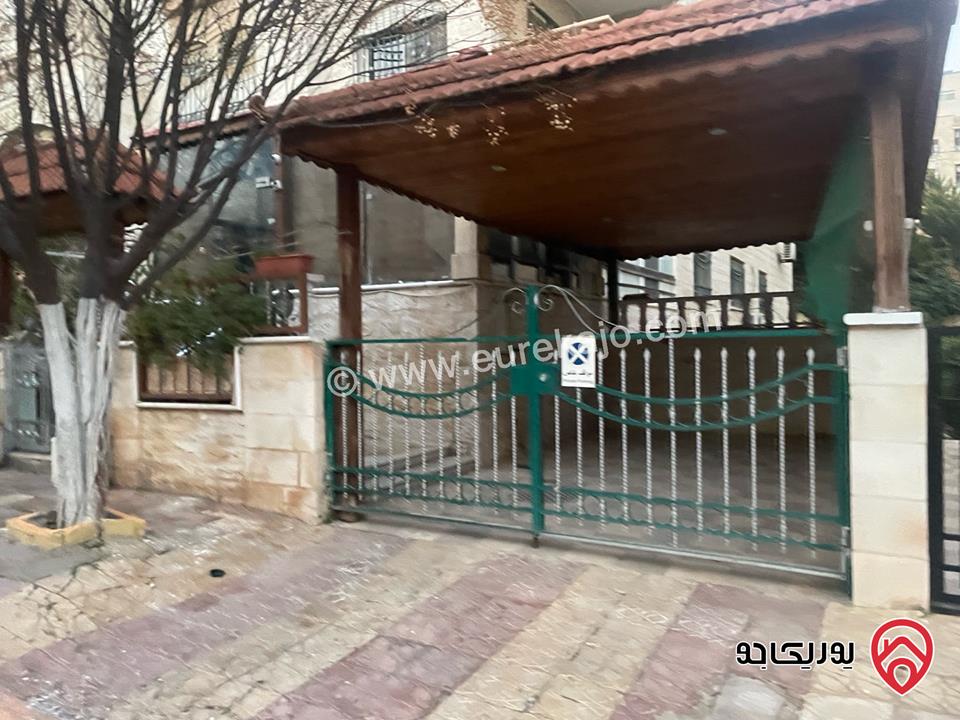 شقة ديلوكس طابق أرضي مساحة 200م للايجار مفروشة في عمان - خلدا 