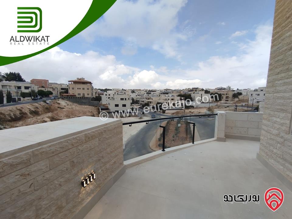 روف للبيع في عمان - دابوق مساحة البناء 190م ومساحة الترس 190م