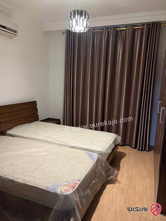 شقة طابق رابع مع روف مساحة 220م للبيع في عمان - ام السماق من المالك