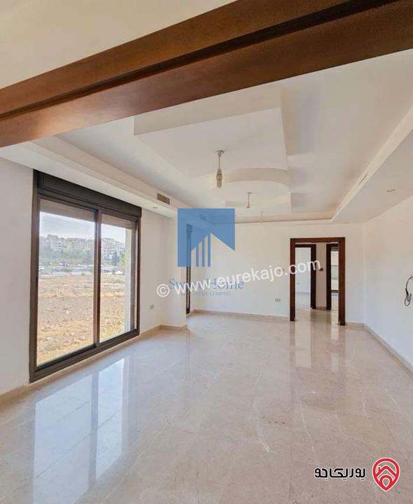 شقة طابقية طابق اول 223م تشطيب سوبر ديلوكس للبيع في عمان - دير غبار