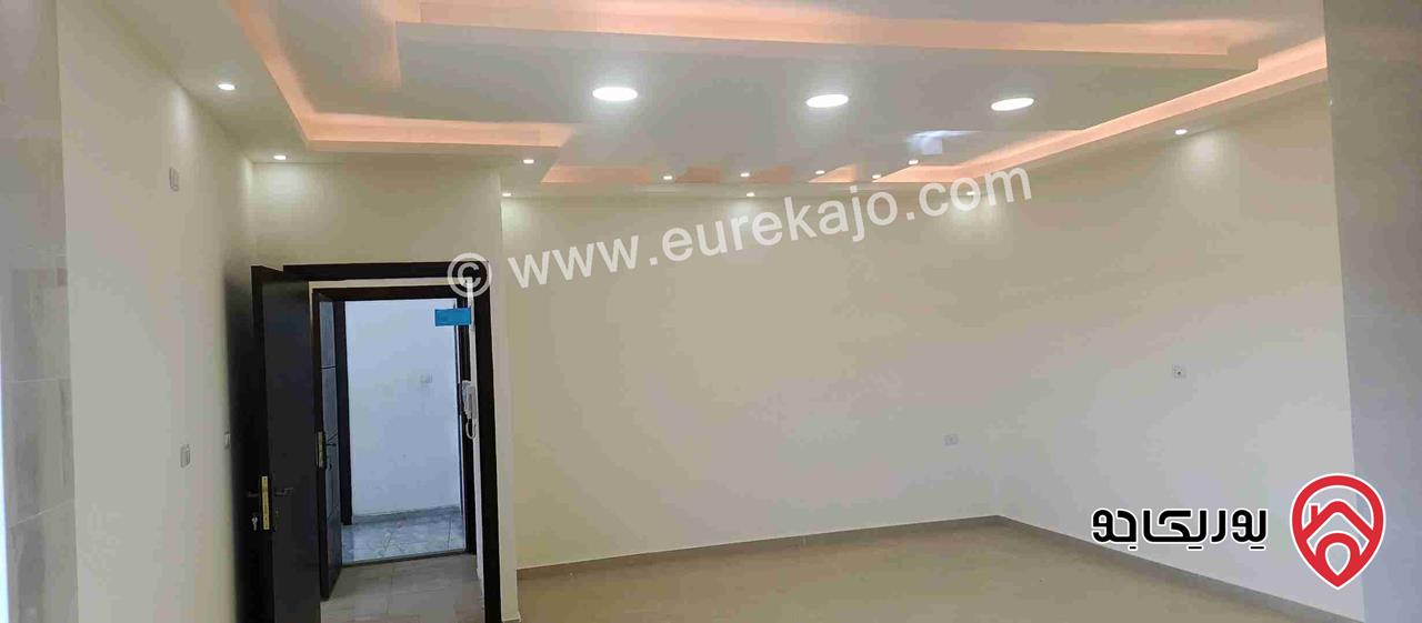 شقة مساحة 145م طابق ثاني للبيع في الزرقاء الجديدة