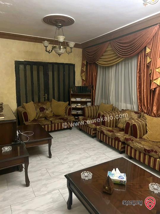 شقة أرضية مساحة 152م داخلي و 150م خارجي للبيع في عمان - طبربور 