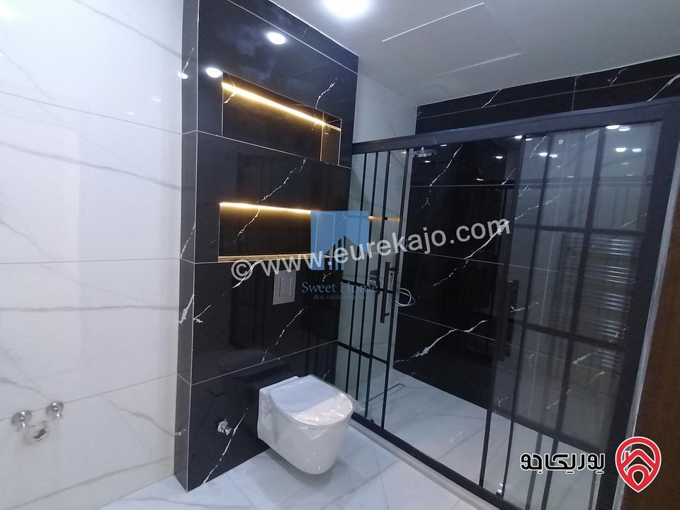 شقة فاخرة للبيع في عمان أم السماق - خلف السيتي مول وقرب مكة مول طابق ارضي 250م تشطيب سوبر ديلوكس لم تسكن