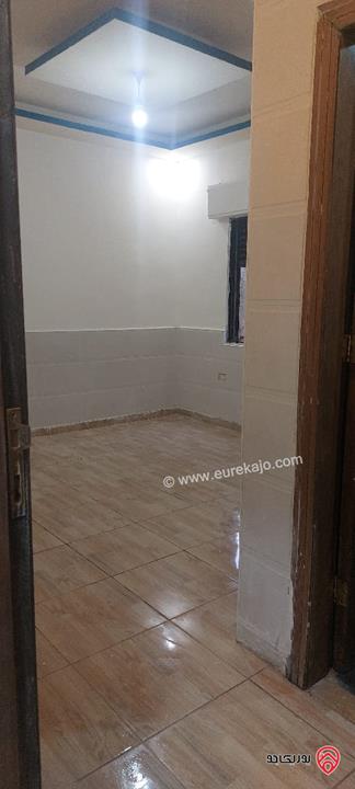 شقة أرضية مساحة 185م داخلي و 70م خارجي للإيجار السنوي في عمان - الجبيهة – أم زويتينة