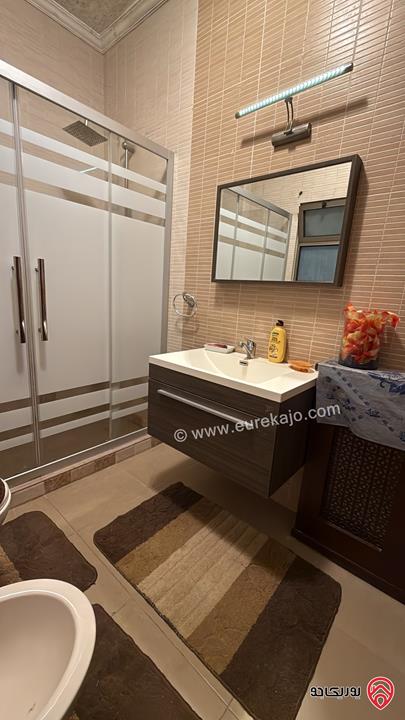 شقة مفروشة مساحة 210م طابق أول للبيع في عمان - الجبيهة