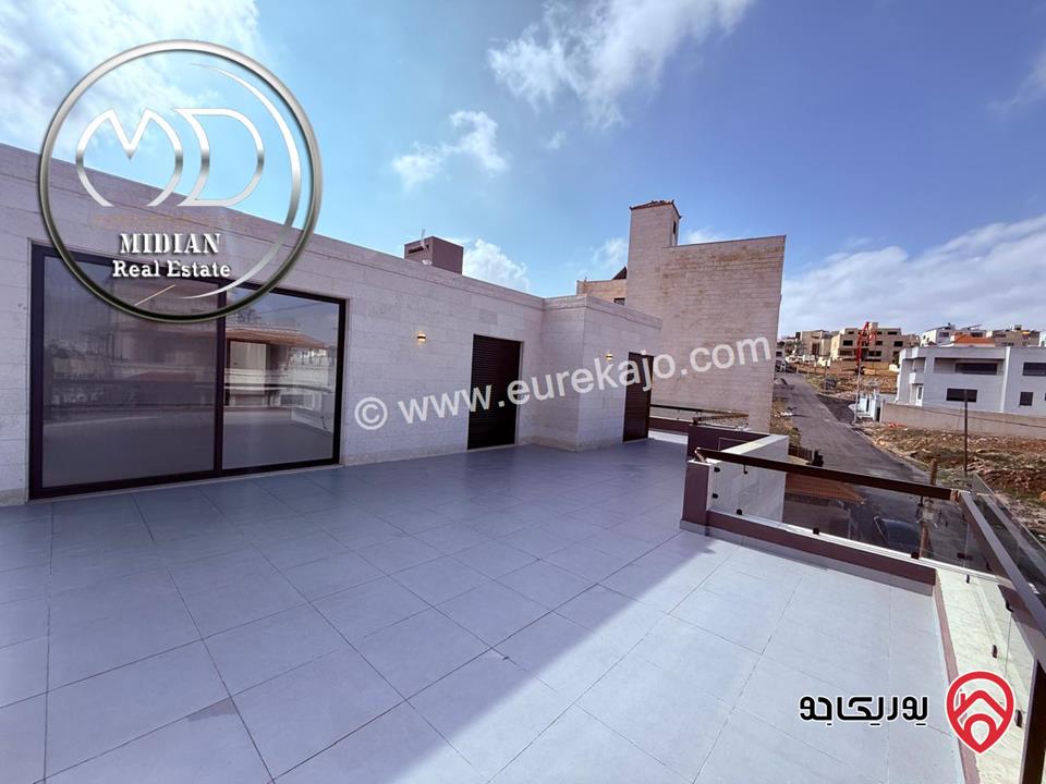 رووف جديد للبيع في عمان - الظهير مساحة 320م مع تراسات تشطيبات و ديكورات عصرية فاخرة اطلالة رائعة