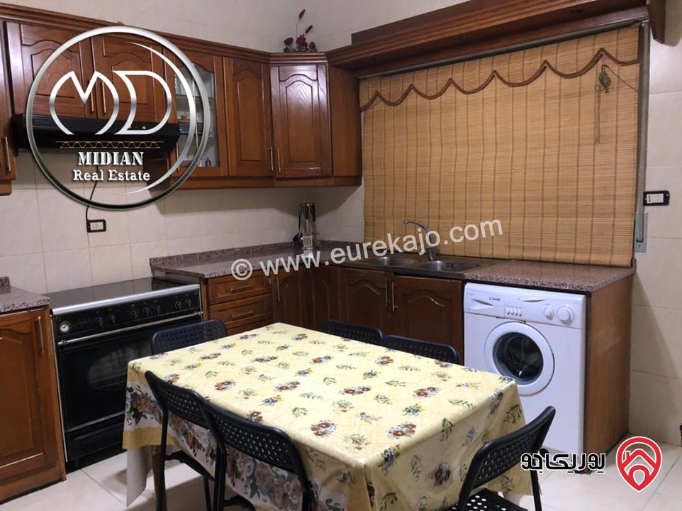 شقة شبه ارضي مفروشة للايجار في عمان - ضاحية الرشيد مساحة 180م مع ترس 60م تشطيبات و فرش سوبر ديلوكس