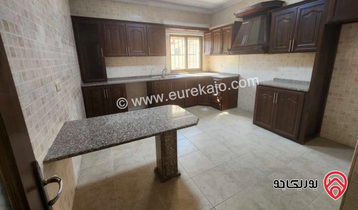 شقة مساحة 200م طابق اول للايجار في عمان - الجبيهة 