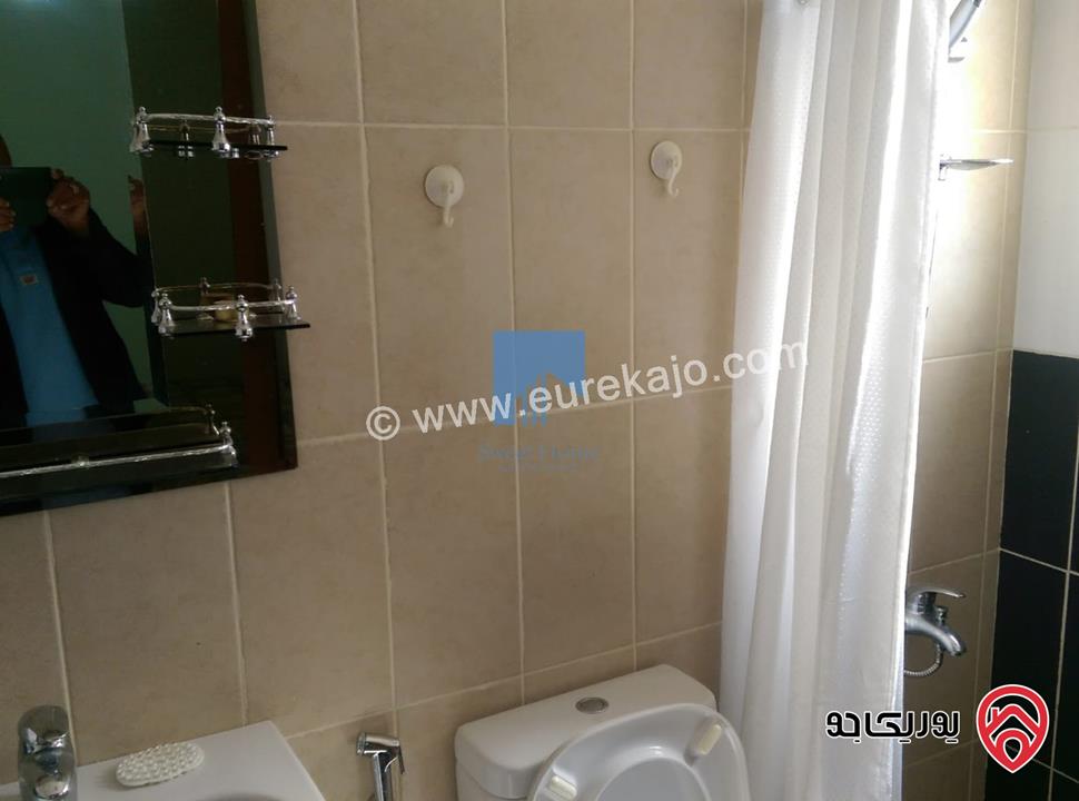 شقة مفروشة فاخرة طابق ثالث 145م مع روف 85م للبيع في عمان - عبدون 