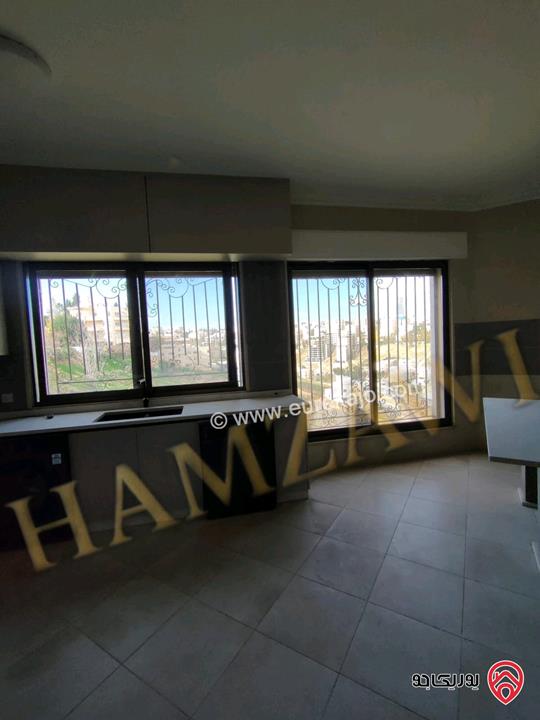 شقة طابق أرضي مساحة 220م داخلي و 100م خارجي للايجار في عمان - عبدون 