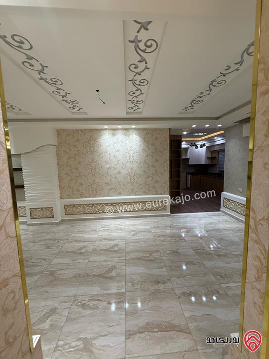 شقة طابق ثالث مساحة 200م للبيع في عمان - ربوة عبدون