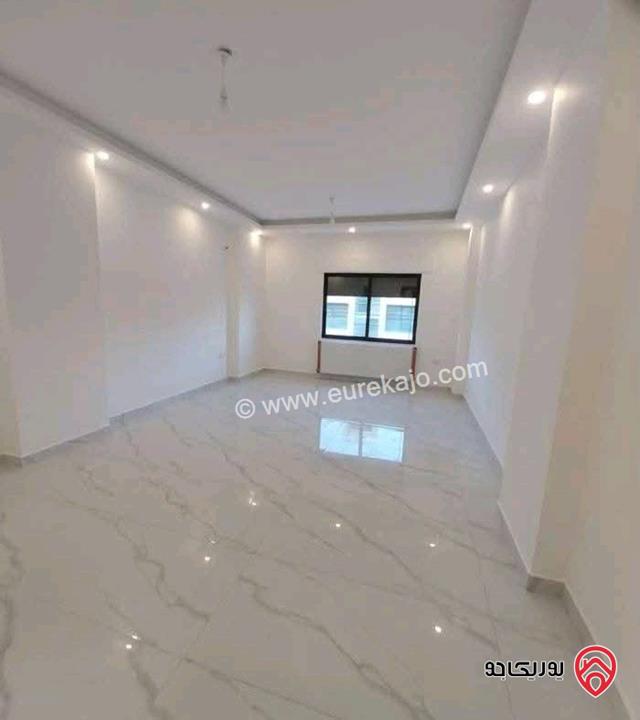 شقة فارغة طابق ثالث دوبلكس مساحة 300م للايجار في عمان - تلاع العلي