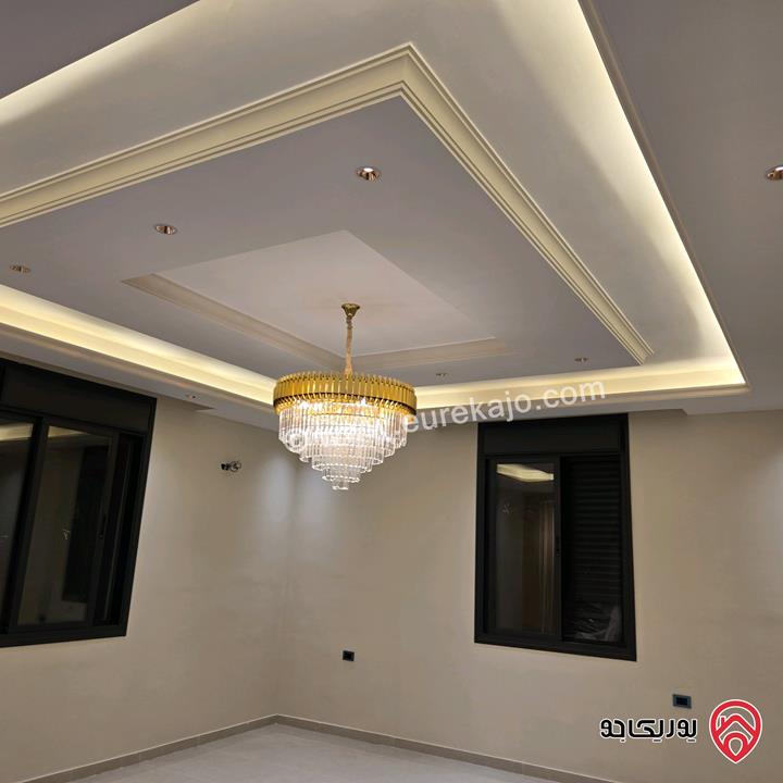 فيلا سوبر ديلوكس مساحة 300م على أرض 550م للبيع في الزرقاء - ضاحية المدينة المنورة
