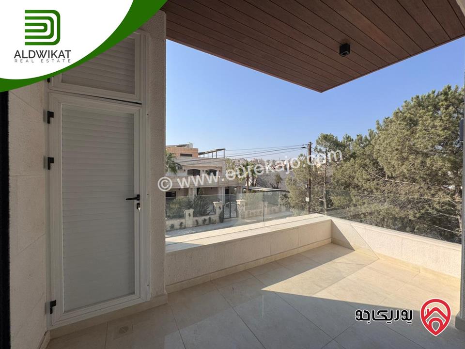 فيلا متلاصقة للبيع في عمان - دابوق مساحة الارض 500م ، البناء 780م ، الحديقة 50م والترس 150م