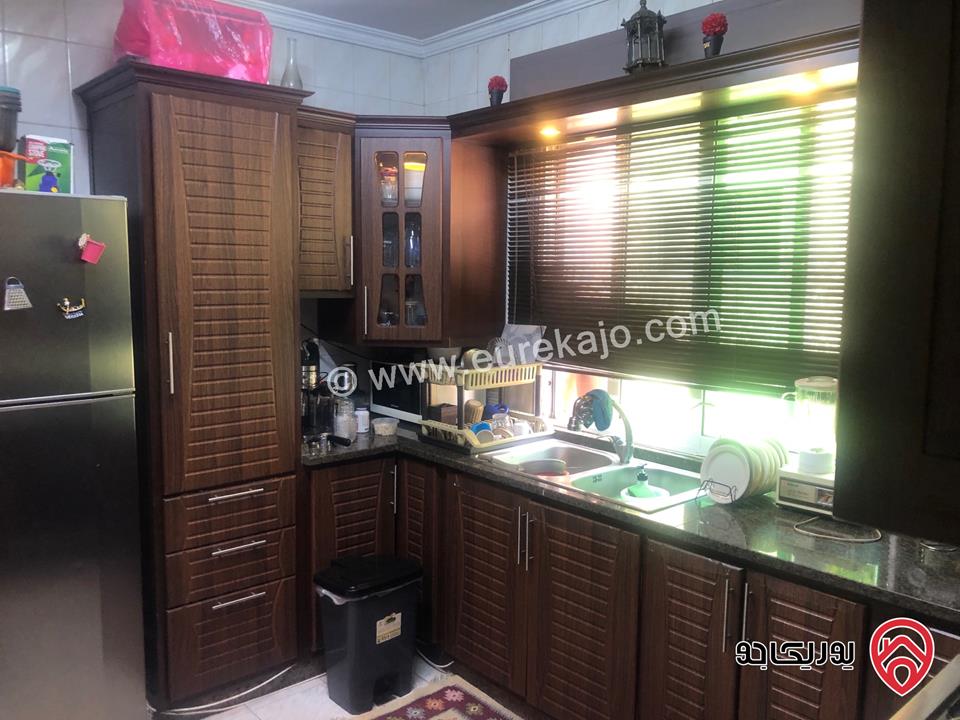 شقة طابق ثالث مساحة 120م للبيع في عمان - النصر حي عدن