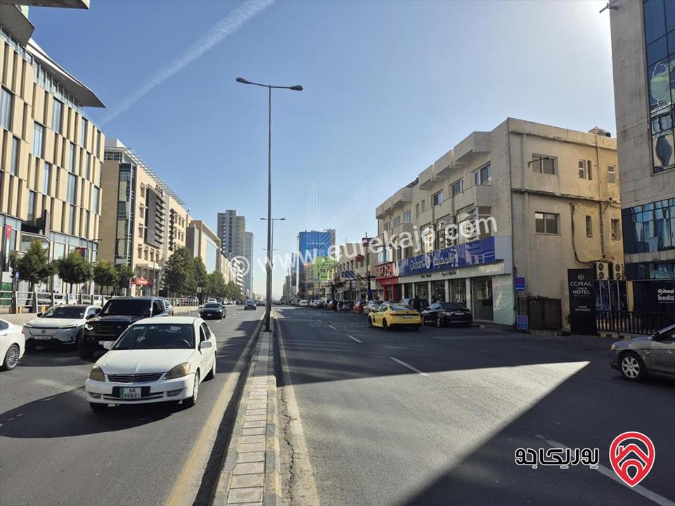 مكاتب ومستودعات فاخرة بمساحات مختلفة للإيجار في عمان - موقع مميز في العبدلي