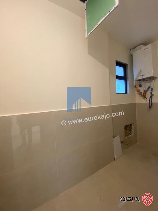 شقة فاخرة طابق ثالث 175م مع روف 150م دوبلكس للبيع في عمان - الرابية