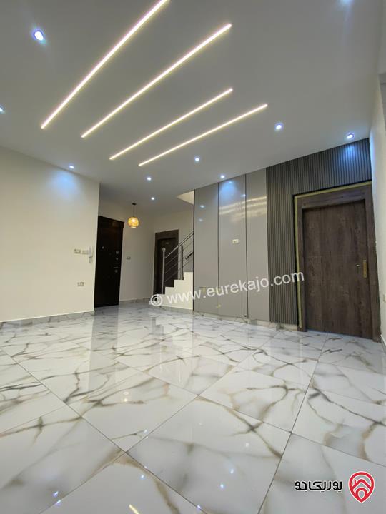 شقة مميزة طابق ثالث مع روف دوبلكس مساحة 198م مع ترس واسع 60م بمدخل مستقل للبيع في عمان - شفا بدران/ ابو نصير، دوار البحرية