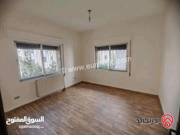 شقة فارغة مساحة 120م طابق أول للايجار في عمان - ام السماق 