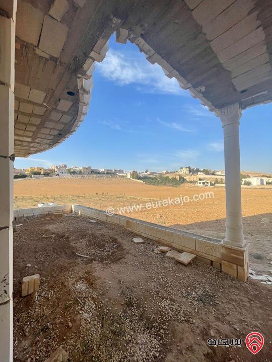 بيت مستقل قيد الإنشاء على أرض مساحة 2 دونم للبيع في المفرق - حوشا