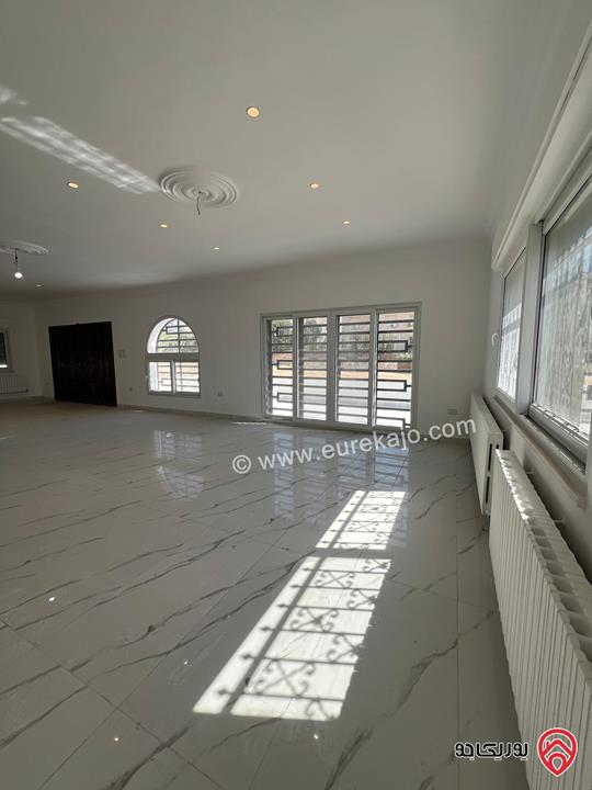 فيلا مساحة الارض 672م مساحة البناء 600م للبيع في عمان - دير غبار حي السهل 