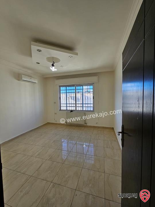 شقة طابق أول مع روف مساحة 320م للايجار في عمان - الرابية